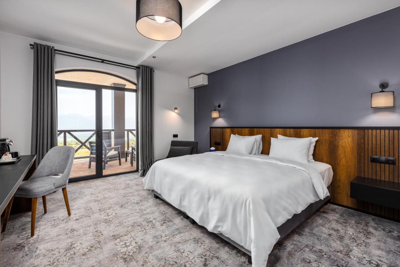 Hotel Qvevrebi Telavi Extérieur photo