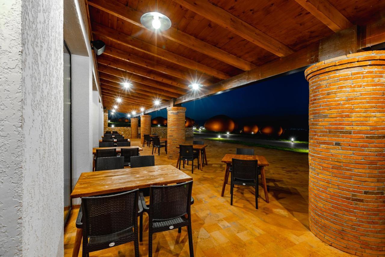 Hotel Qvevrebi Telavi Extérieur photo