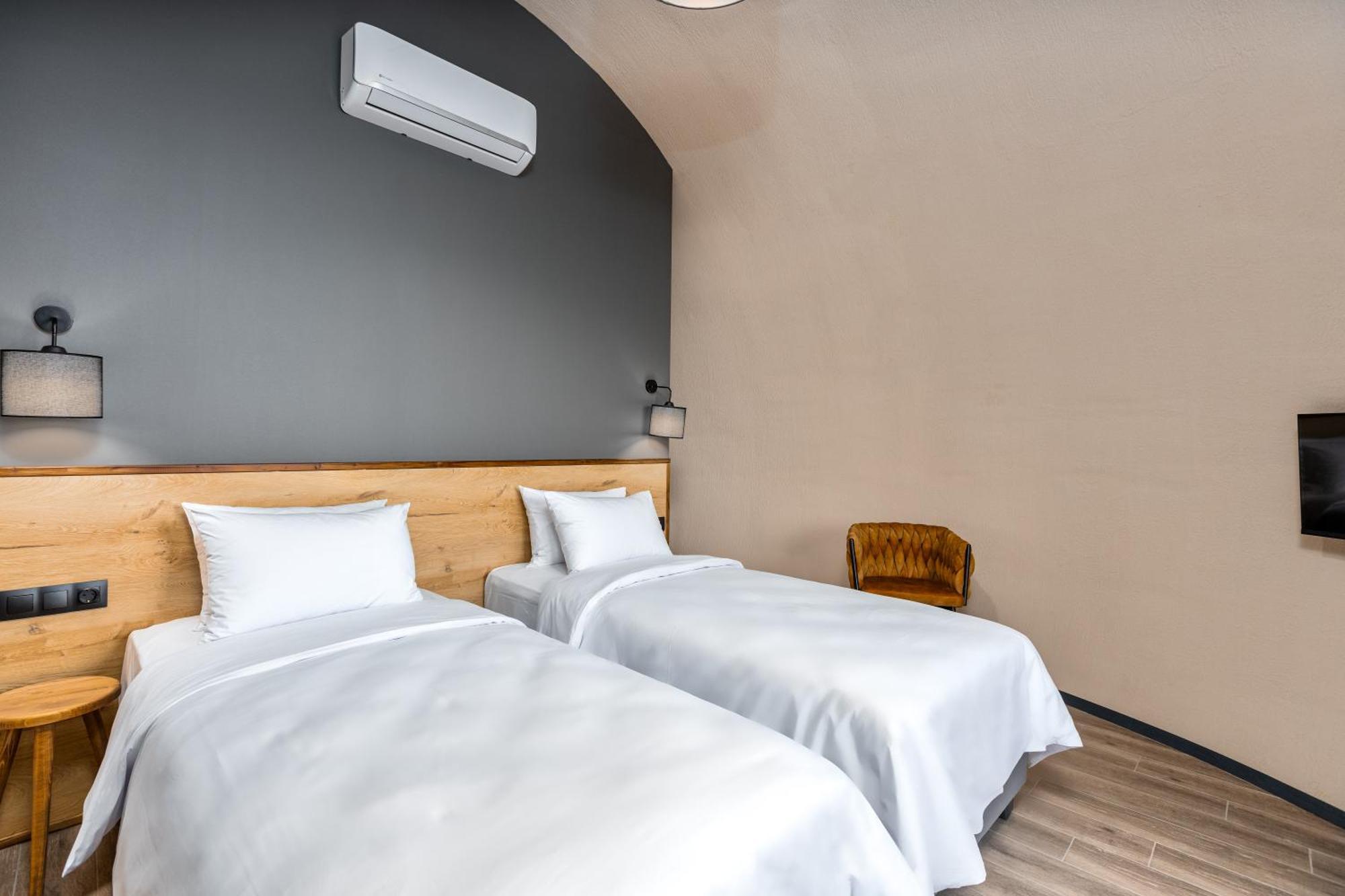 Hotel Qvevrebi Telavi Extérieur photo