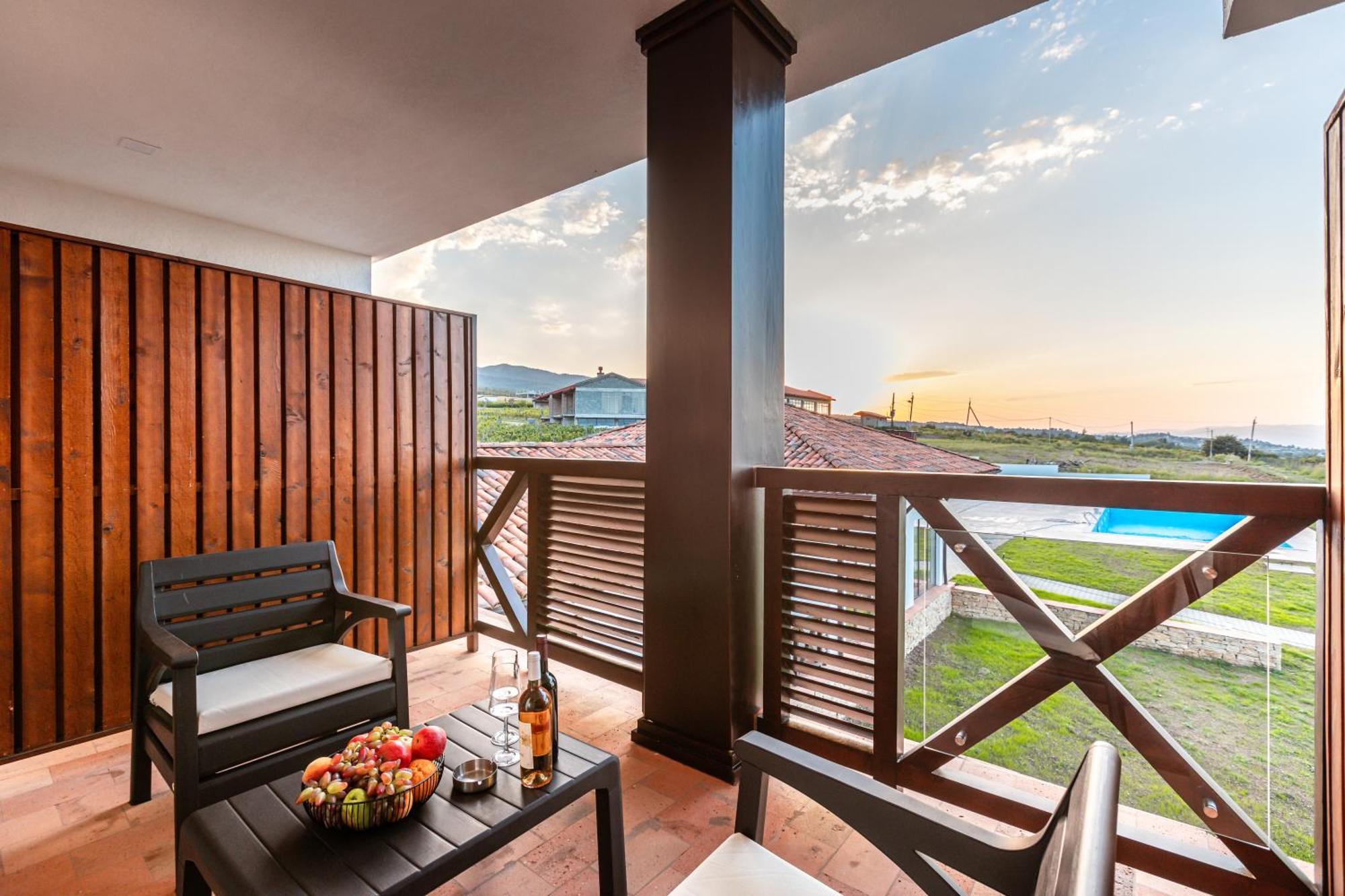 Hotel Qvevrebi Telavi Extérieur photo
